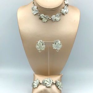 Vintage Sarah Coventry Grapevine Parure set